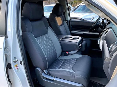 Used 2018 Toyota Tundra SR5 image 18