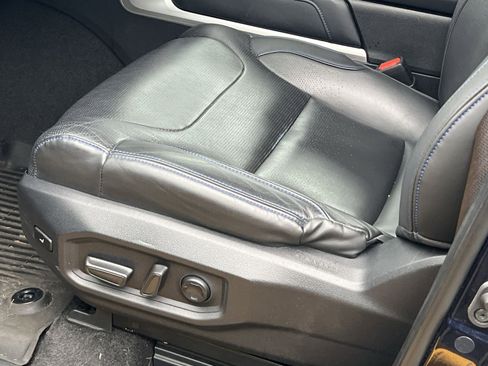 Used 2022 Toyota Tundra Platinum image 11