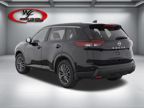 Used 2026 Nissan Rogue S FWD image 4