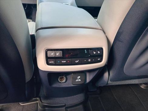 Used 2024 Hyundai Palisade Limited image 21