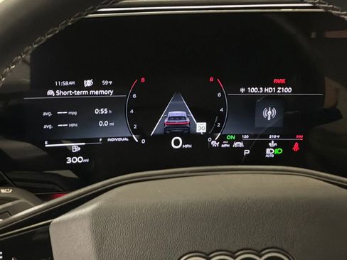 Used 2025 Audi Q5 Premium w/ Convenience Package image 15