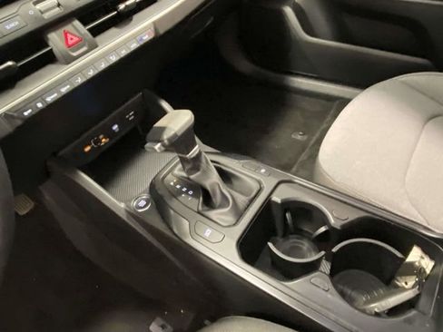 Used 2025 Kia K4 LXS image 16