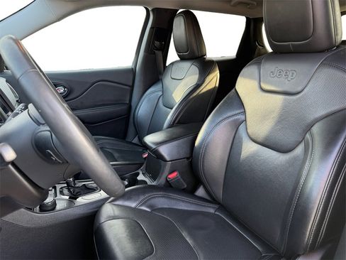 Used 2023 Jeep Cherokee Altitude Lux image 9