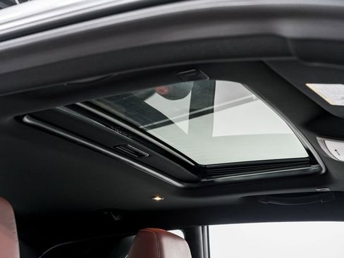 Used 2019 Dodge Challenger SRT Hellcat Redeye image 32