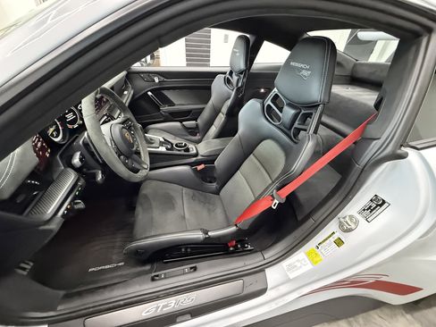 Used 2024 Porsche 911 GT3 RS RWD image 46