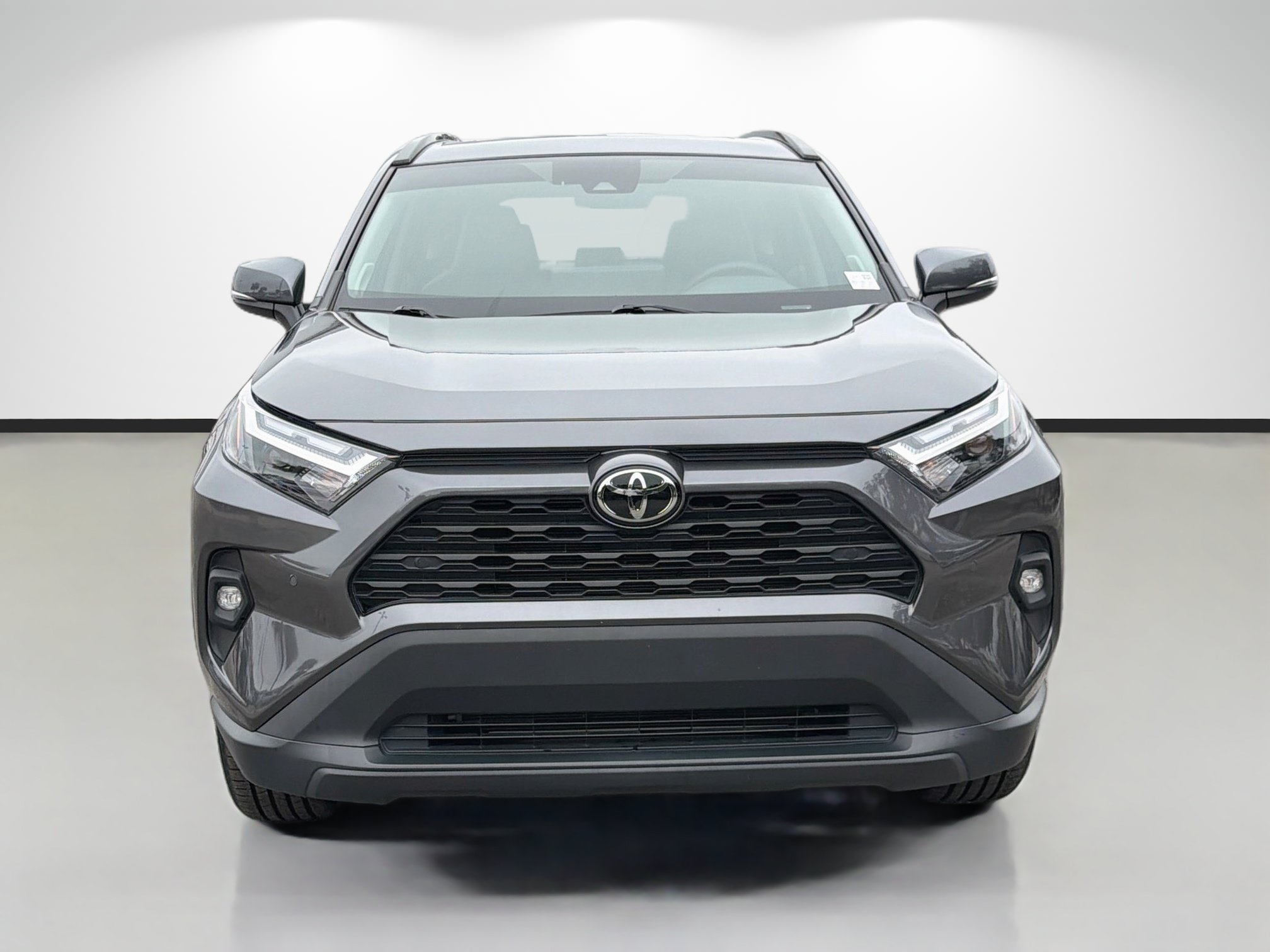 Used 2023 Toyota RAV4 XLE Premium FWD image 8