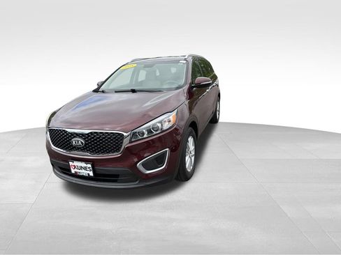 Used 2018 Kia Sorento AWD image 4