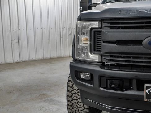 Used 2017 Ford F250 XLT w/ XLT Value Package AWD/4WD image 47