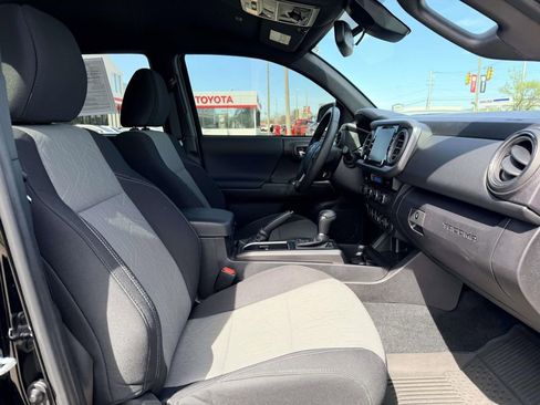 Used 2023 Toyota Tacoma TRD Off-Road w/ Advanced Technology Package image 13