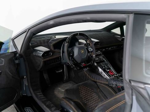 Used 2018 Lamborghini Huracan Performante image 15