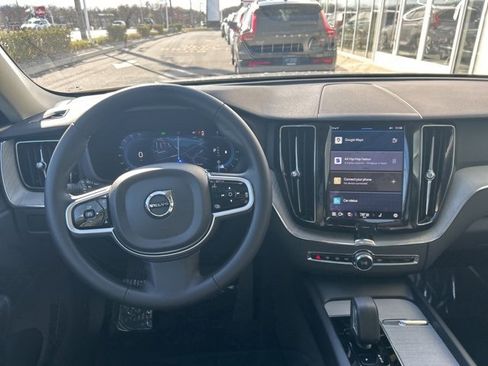 Certified 2025 Volvo XC60 B5 Plus image 18