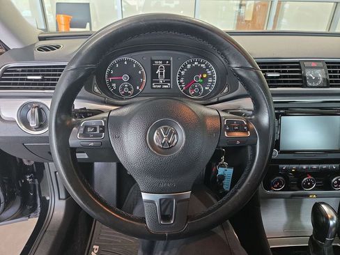 Used 2014 Volkswagen Passat 1.8T SE FWD image 10