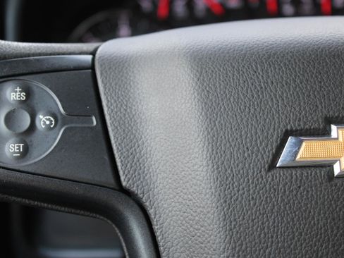 Used 2018 Chevrolet Silverado 1500 Custom w/ Custom Value Package image 19