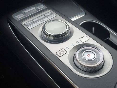 Used 2025 Genesis GV70 2.5T image 23