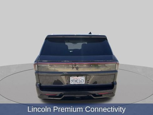 Used 2025 Lincoln Navigator Reserve AWD/4WD image 4