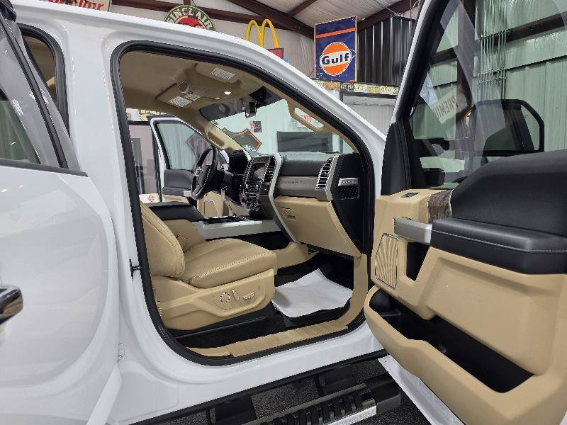 Used 2017 Ford F250 Lariat w/ Chrome Package AWD/4WD image 11