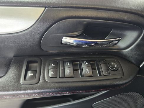 Used 2019 Dodge Grand Caravan GT FWD image 19