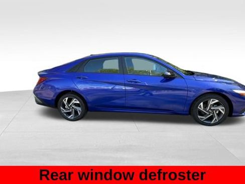 Used 2025 Hyundai Elantra SEL FWD image 16