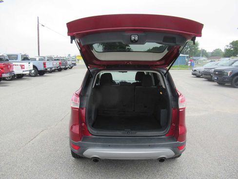 Used 2016 Ford Escape SE w/ Equipment Group 201A FWD image 18