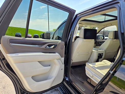 Used 2023 GMC Yukon Denali w/ Max Trailering Package AWD/4WD image 29