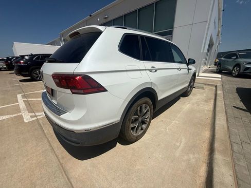 Used 2023 Volkswagen Tiguan SE FWD image 6