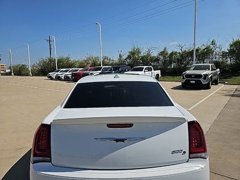 Used 2019 Chrysler 300 S w/ S Model Appearance Package image 4