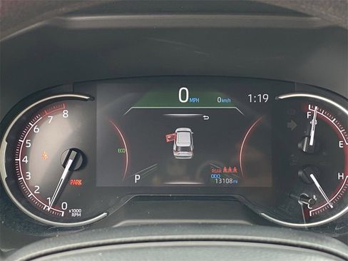 Certified 2025 Toyota RAV4 LE image 31