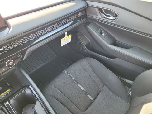 Used 2025 Honda Accord Sport image 13