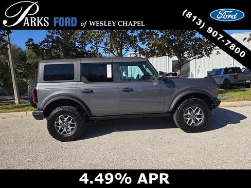 Used 2024 Ford Bronco Badlands image 3