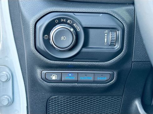 Used 2023 Jeep Wrangler Unlimited Sahara w/ Cold Weather Group image 10