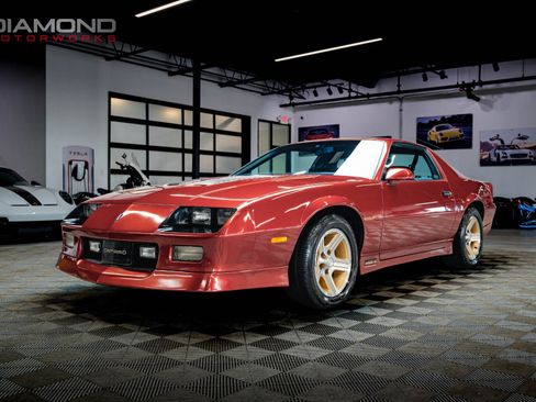 Used 1989 Chevrolet Camaro IROC-Z RWD image 9