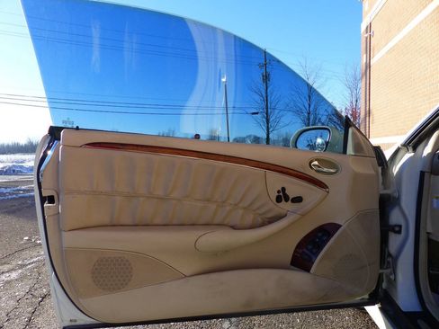 Used 2009 Mercedes-Benz CLK 350 Coupe image 21