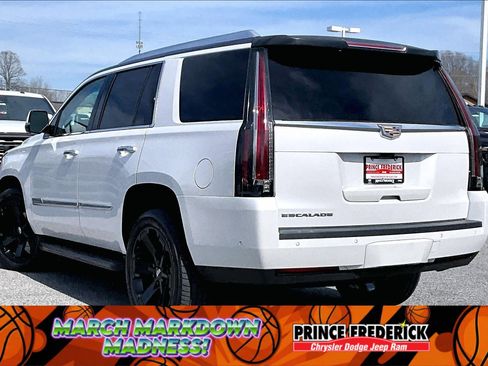 Used 2020 Cadillac Escalade Luxury image 9