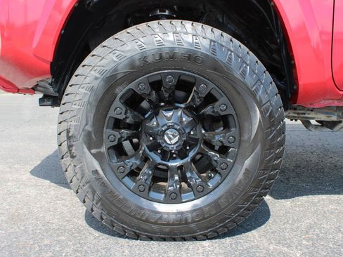 Used 2017 Toyota Tacoma Limited w/ Tow Package AWD/4WD image 51