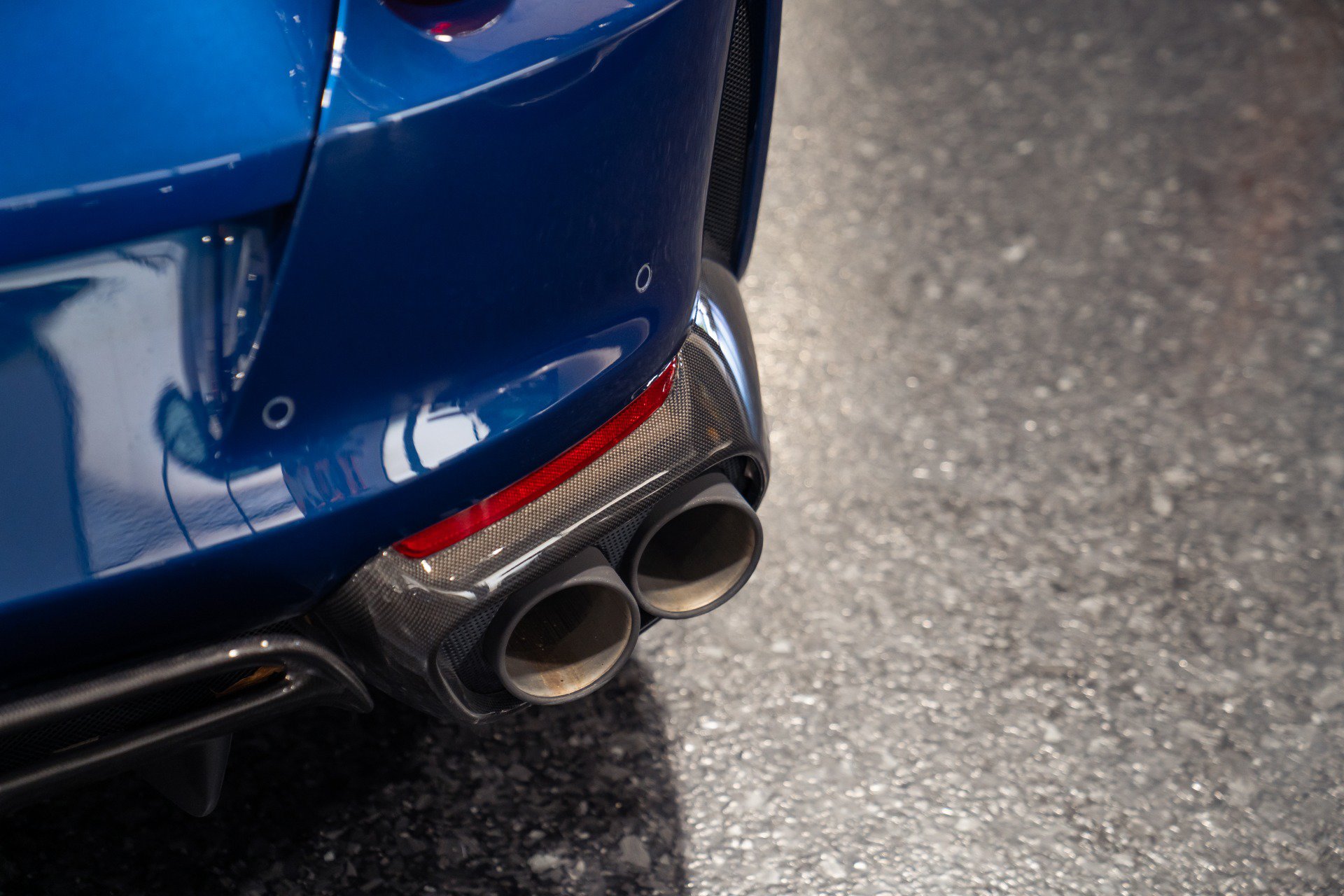 Used 2021 Ferrari 812 GTS RWD image 35