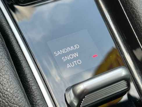 Used 2023 Jeep Compass Latitude w/ Sun and Sound Group AWD/4WD image 31