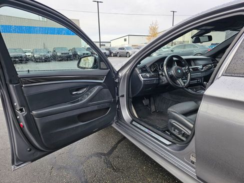 Used 2015 BMW 550i xDrive Sedan image 21