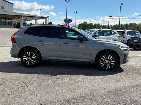 Used 2024 Volvo XC60 B5 Core AWD/4WD image 3