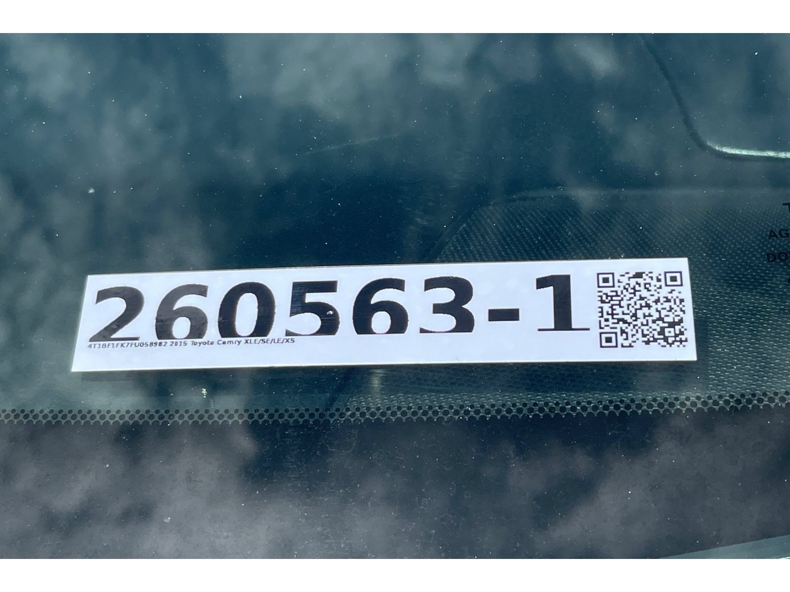 Used 2015 Toyota Camry LE FWD image 17