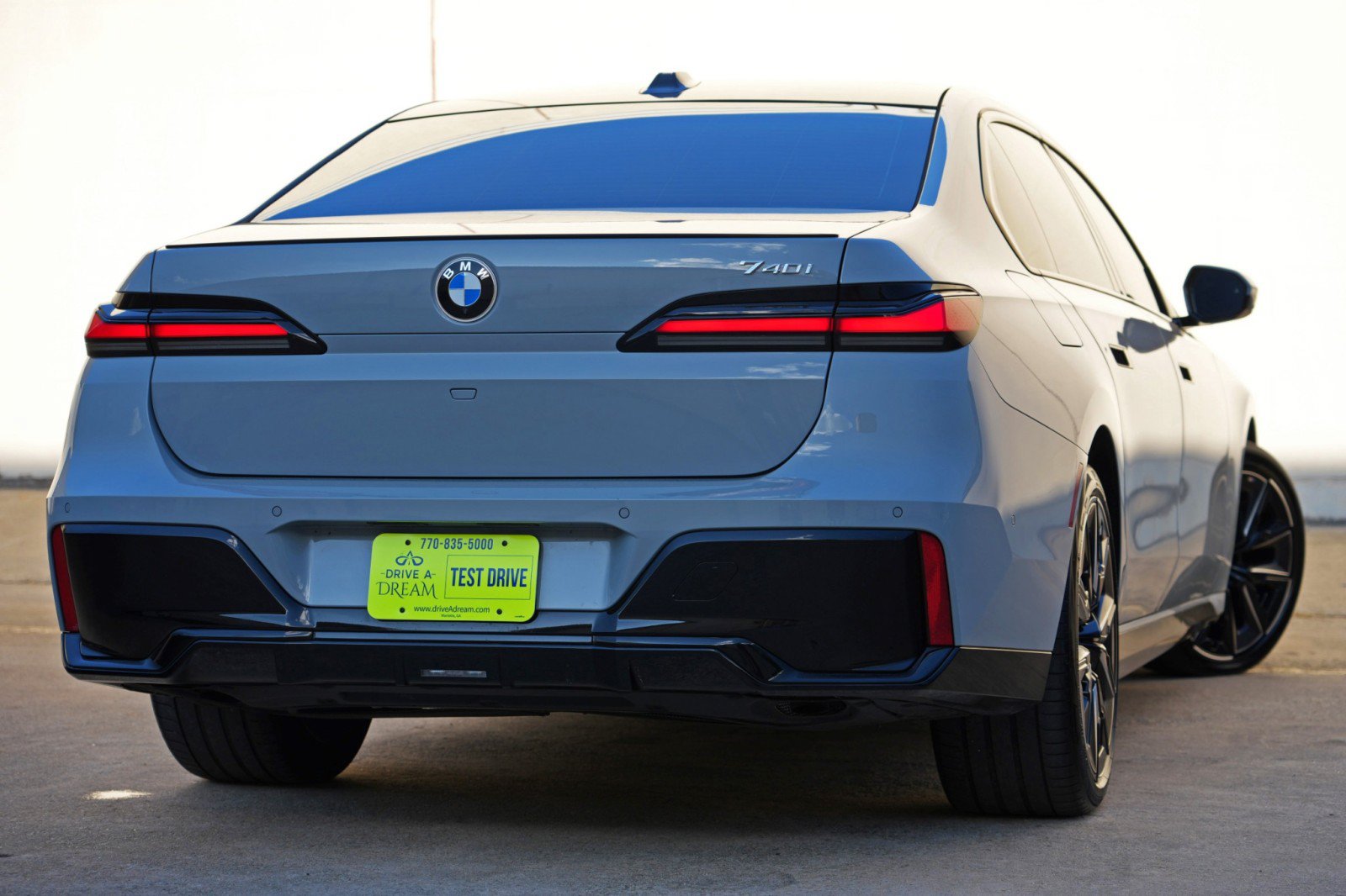 Used 2025 BMW 740i RWD image 5