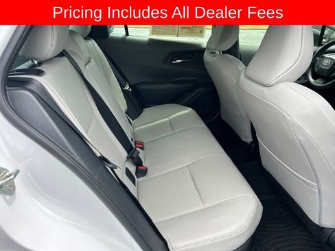 Used 2024 Toyota Prius XLE FWD image 17