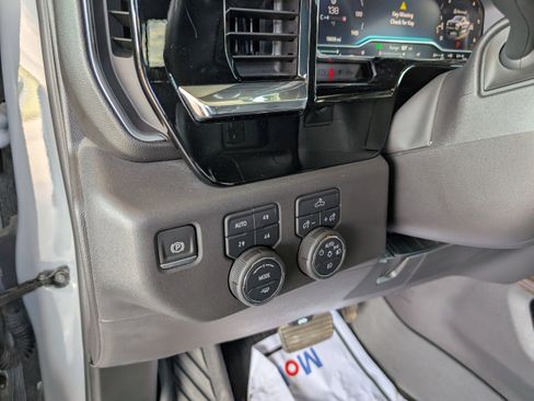 Used 2024 Chevrolet Silverado 1500 LT Trail Boss w/ Convenience Package II image 29