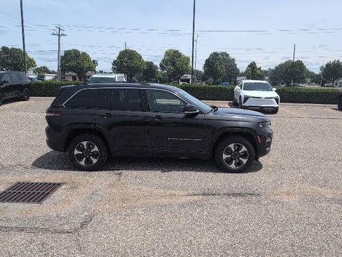 Used 2024 Jeep Grand Cherokee Limited 4xe AWD/4WD image 18