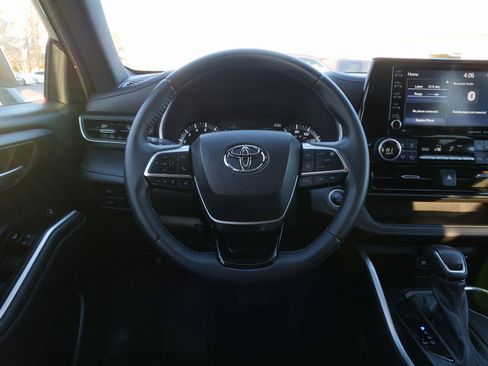 Used 2021 Toyota Highlander XSE image 20