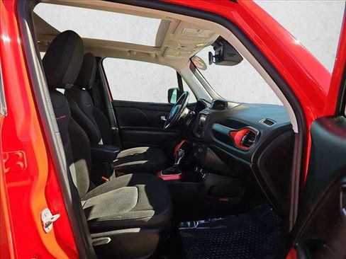 Used 2019 Jeep Renegade Trailhawk w/ UConnect 8.4 Nav Group AWD/4WD image 23