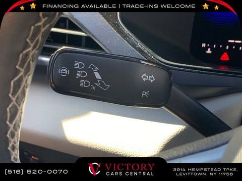 Used 2023 Volkswagen Taos SE image 35