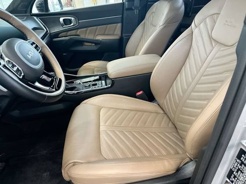 Certified 2025 Kia Sorento SX Prestige w/ Olive Brown Leather Package AWD/4WD image 15