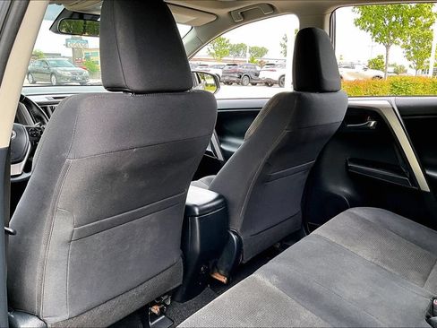Used 2018 Toyota RAV4 XLE AWD/4WD image 27