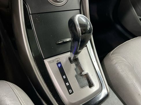Used 2013 Hyundai Elantra Limited FWD image 16