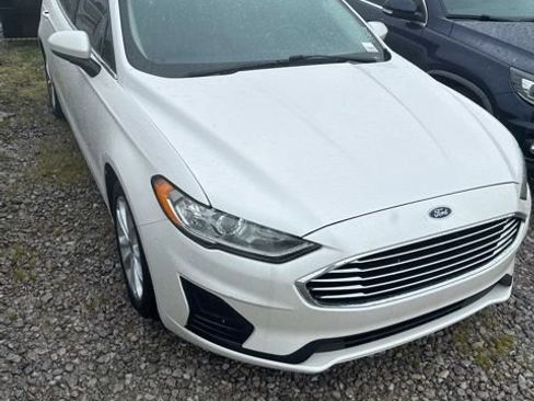 Used 2020 Ford Fusion SE FWD image 2